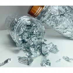 Φύλλα ασημιού σε μεγάλο μπουκάλι
